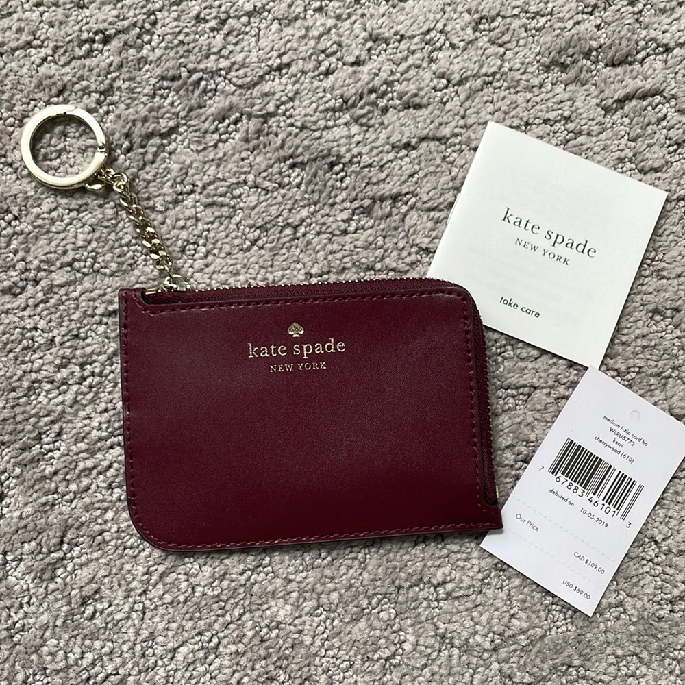 NWT Kate spade Kerri medium zip cardholder.